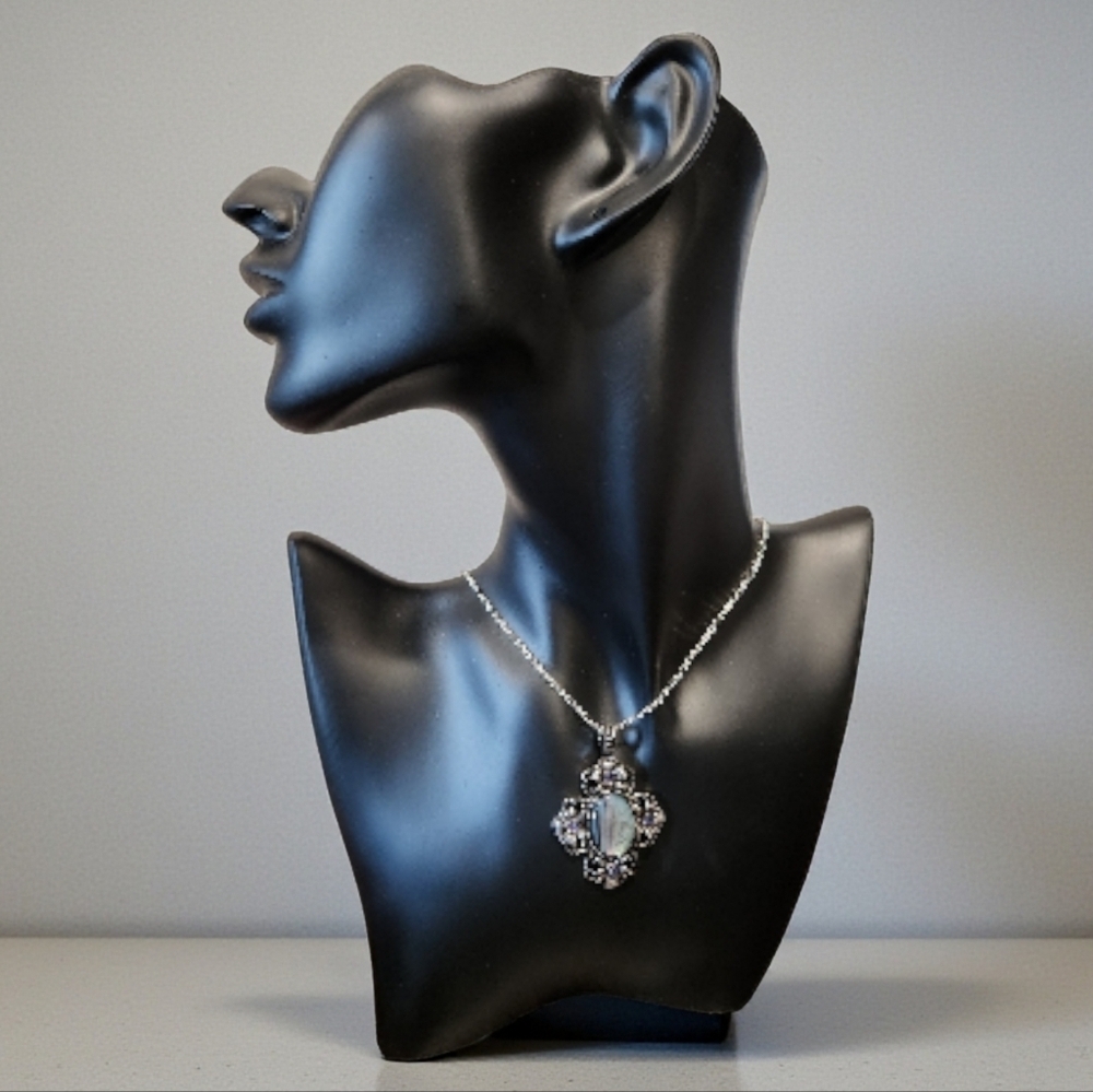 Elegant Silver Pendant Necklace